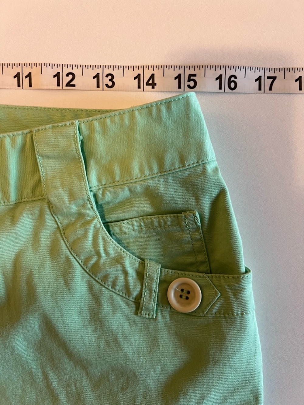 Bundle of 2 Pair of Women’s Size 8 Capris & Jeans (NWOT/EUC) - Picture 6 of 12